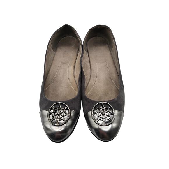A2 by Aerosoles Trend Book Grey Suede Silver Cap Toe Flat Slip On Women 9.5 - Picture 8 of 8